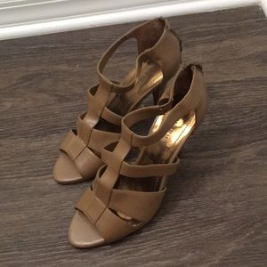Ellen Tracy heels size 6